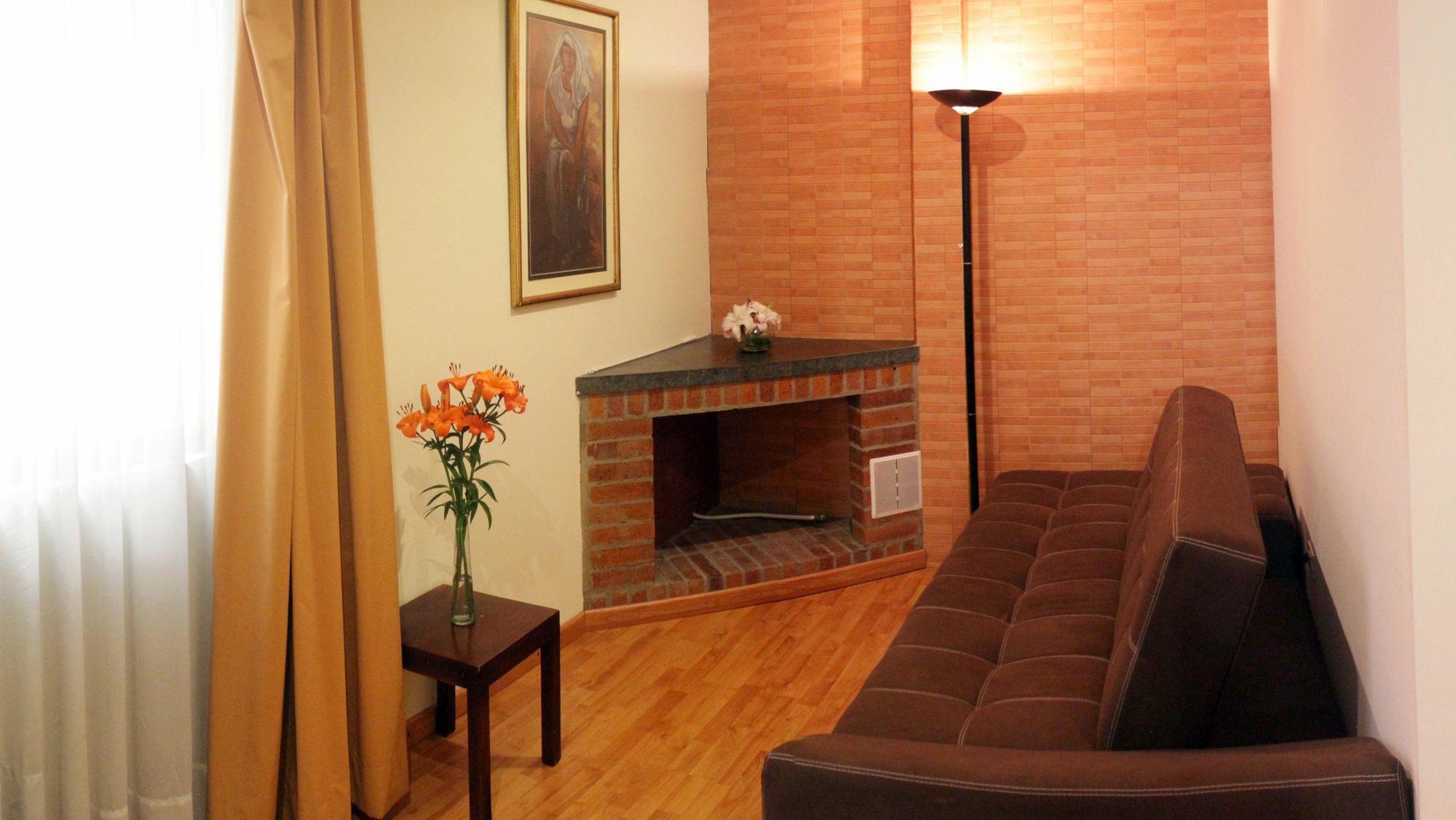 Hotel Charlies Place โบโกตา ภายนอก รูปภาพ