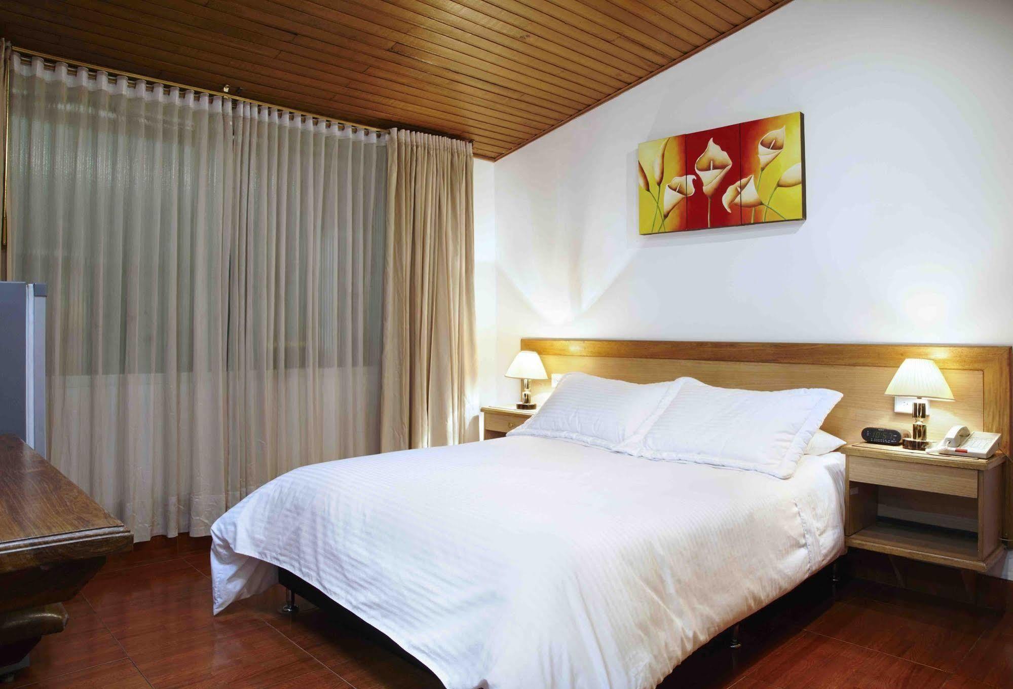 Hotel Charlies Place โบโกตา ภายนอก รูปภาพ