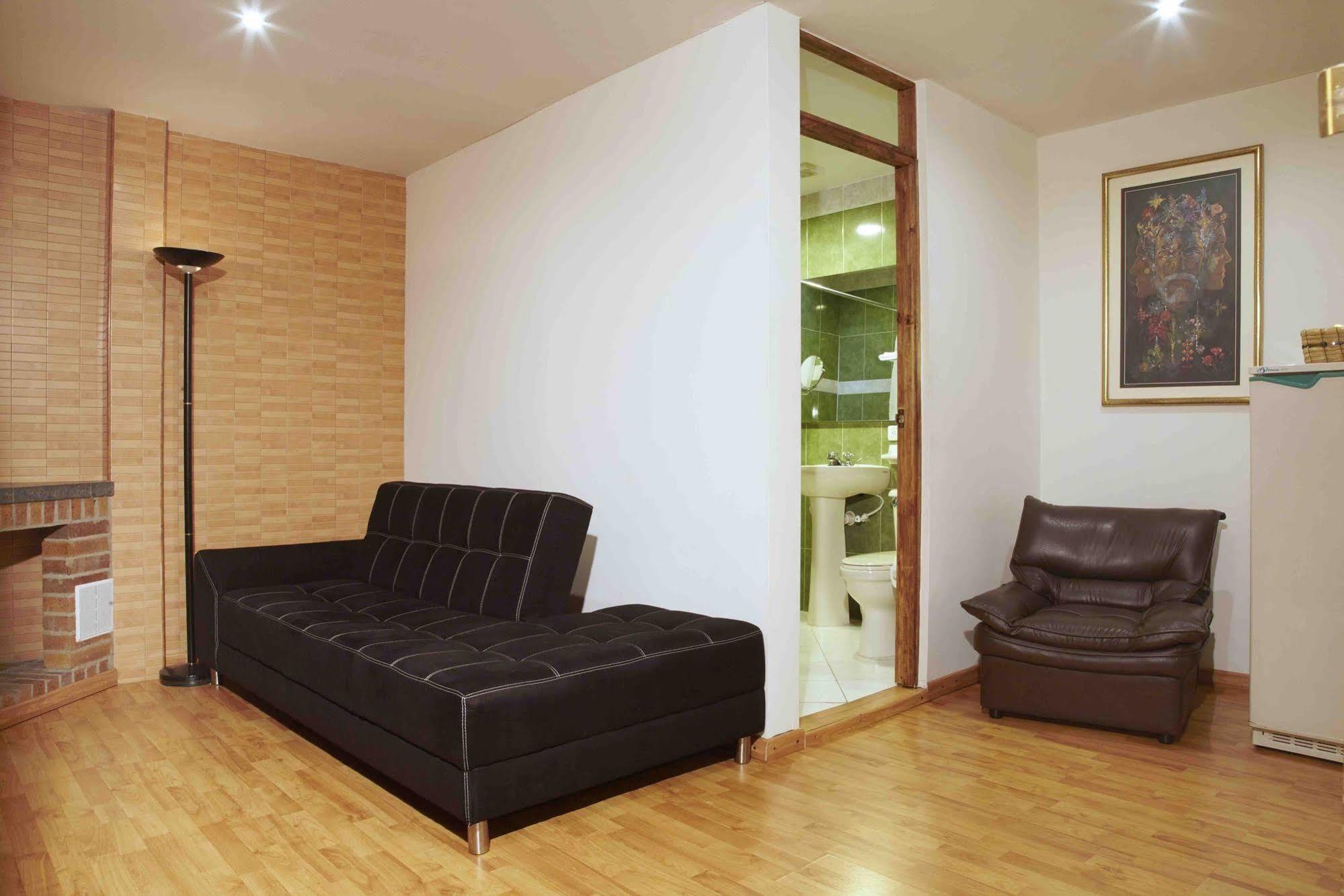 Hotel Charlies Place โบโกตา ภายนอก รูปภาพ